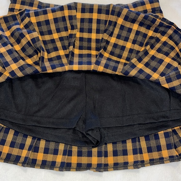 Plaid Mini Pleated Skirt - Picture 6 of 7